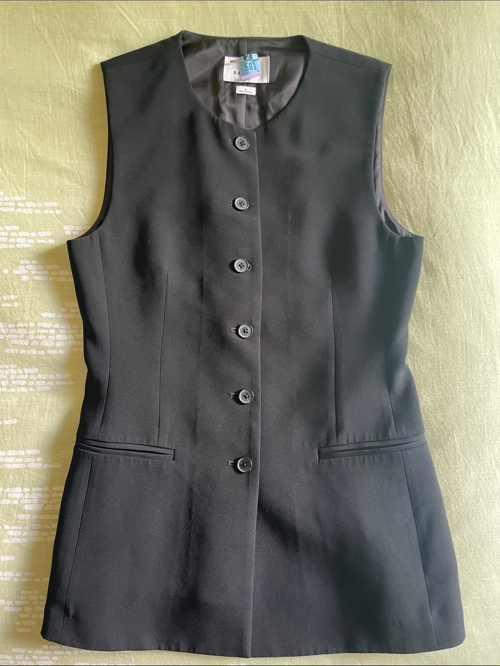 Aritzia Juris Vest - Size 6